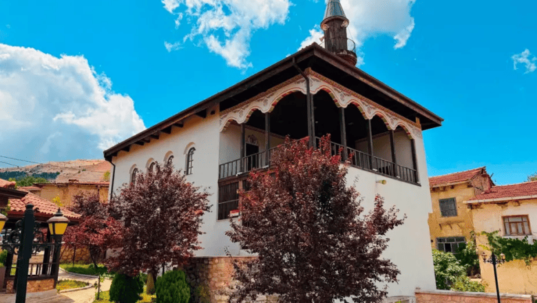 Çivisiz Cami