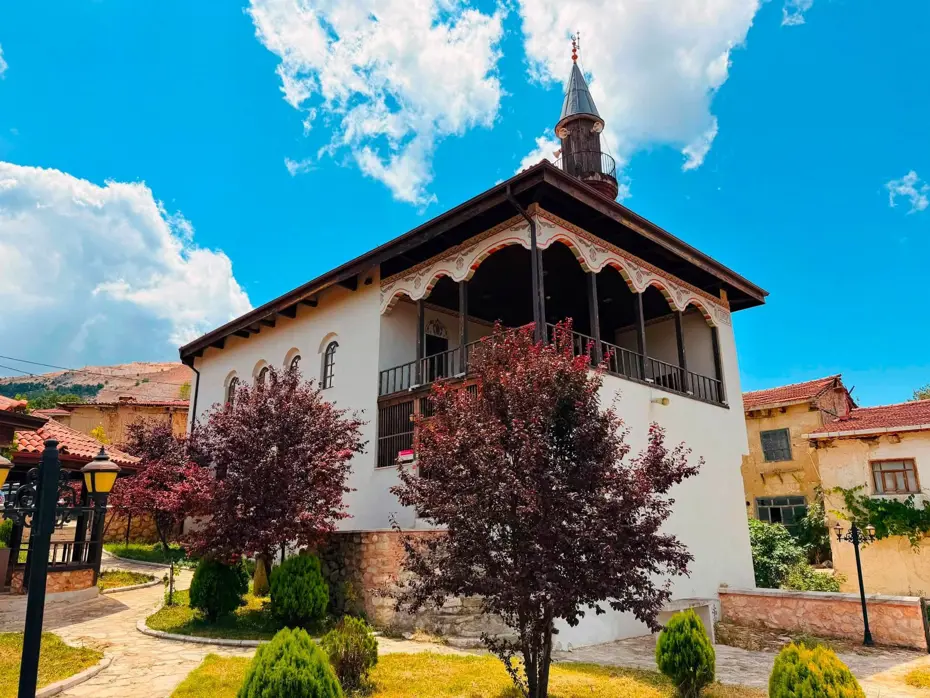 Çivisiz Cami